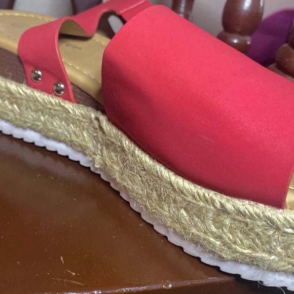Red Strap Forever Sandals - Picture 11 of 11